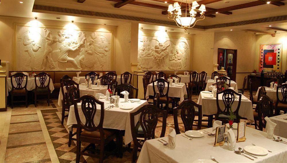 Celebrations Hotell Navi Mumbai Exteriör bild