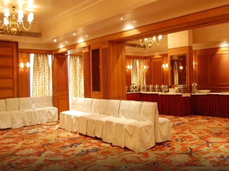Celebrations Hotell Navi Mumbai Exteriör bild
